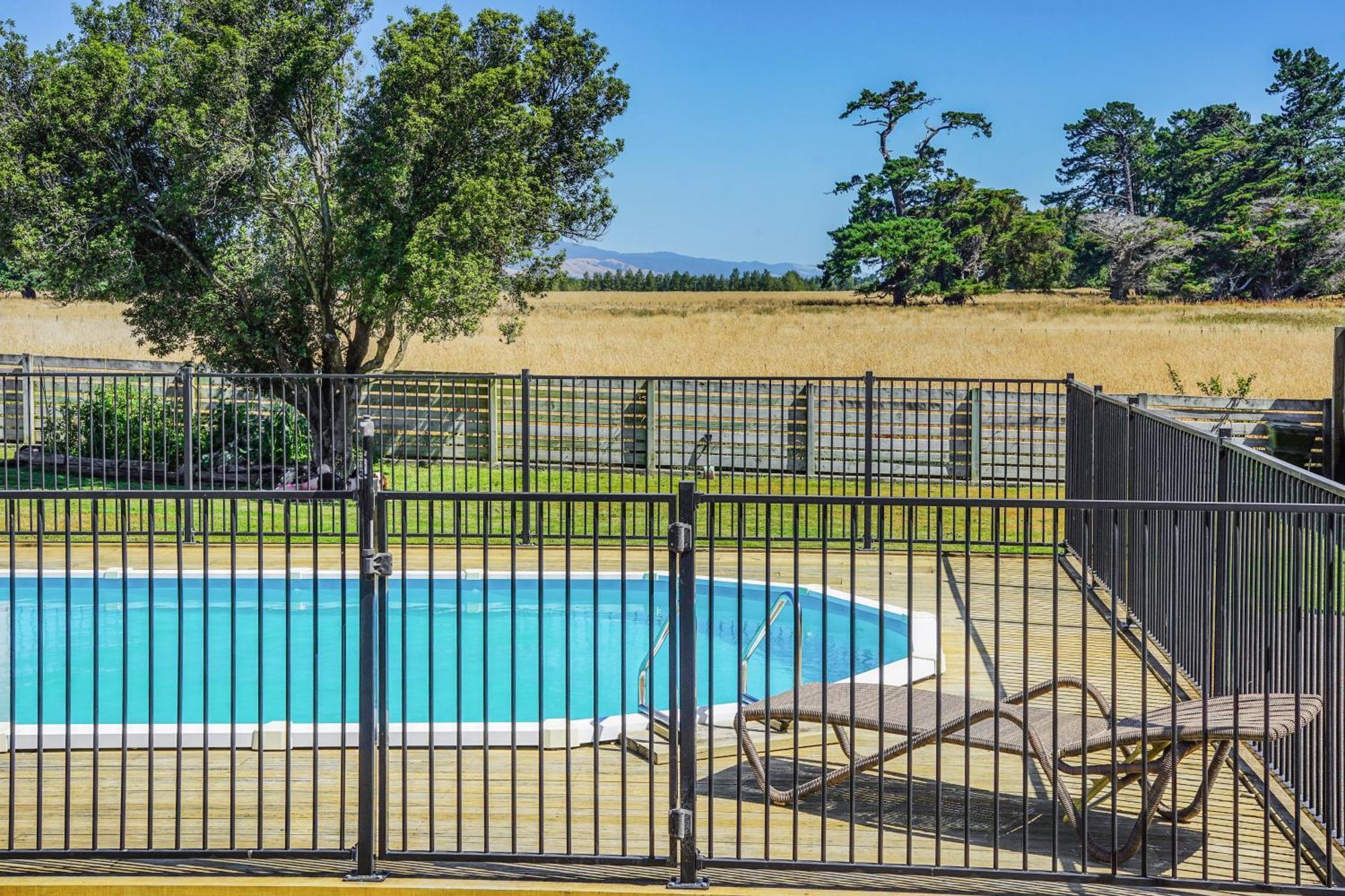 The Longwood Barn Villa Featherston Exterior foto